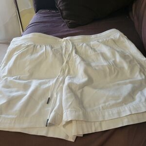 Orvis Women's Cream Athletic Shorts